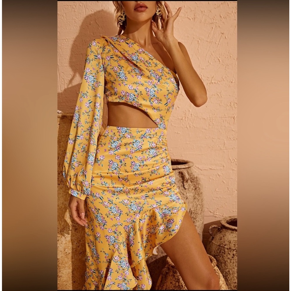 Asymmetrical One-Shoulder Yellow Floral Ruffle Dress NWT - Picture 9 of 14